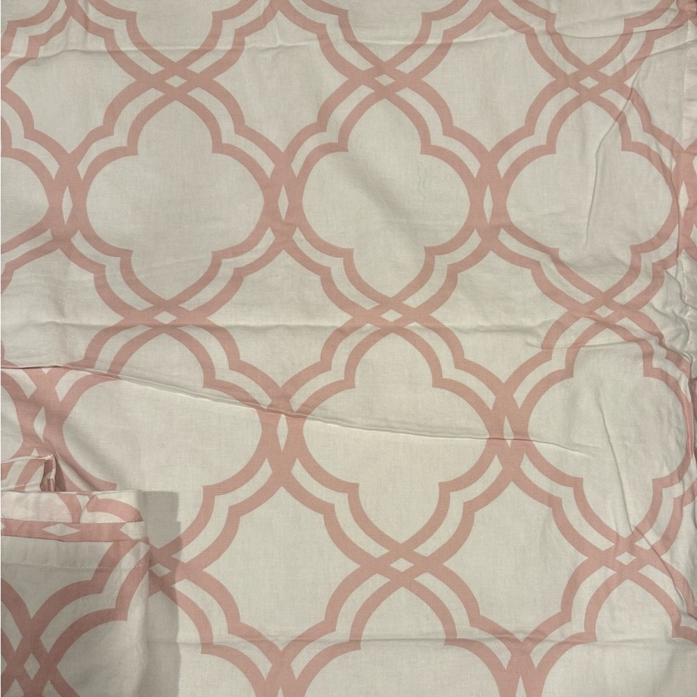 GIRLS CURTAIN: Pretty Dusty Rose and White Geometric Pattern. FREE SHIPPING!